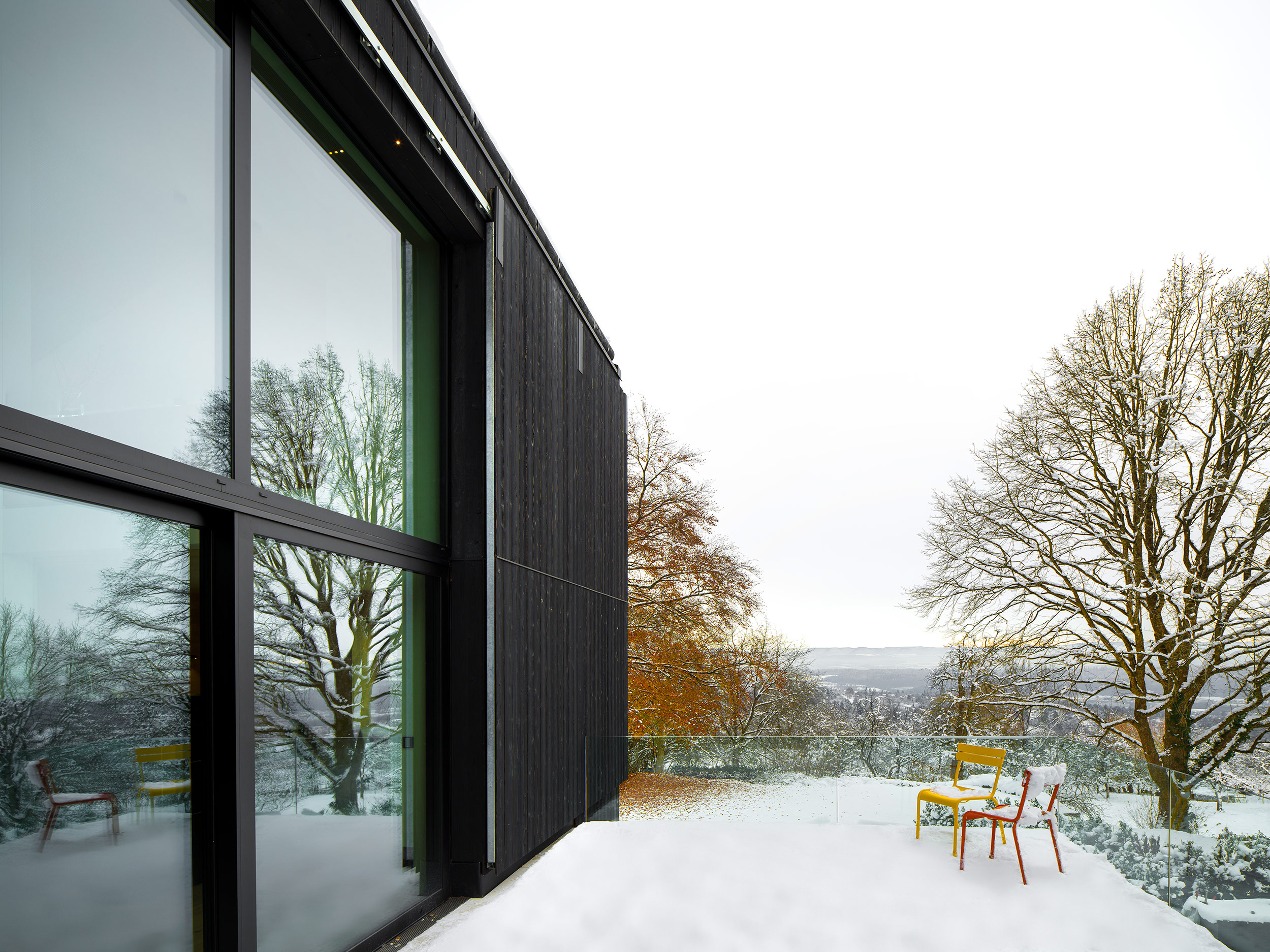 Startseite_07_Black-House-1